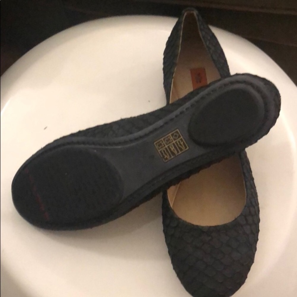 Miz Mooz panther flats.